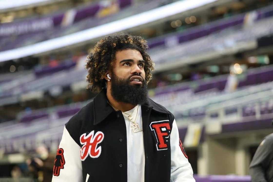 Ezekiel Elliott Stats, Bio, Age, Net Worth & Career